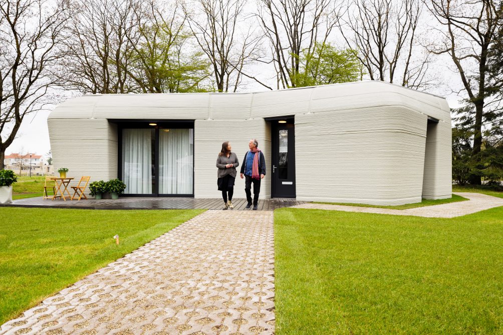 Eerste Bewoner 3D Betongeprint Huis In Eindhoven Krijgt De Sleutel IO