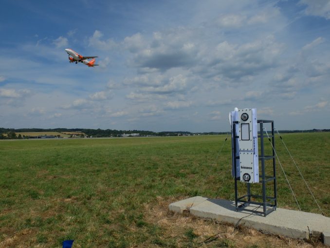 Start-up Bioseco produces a system that protects birds from colliding with windturbines and airplanes at airports