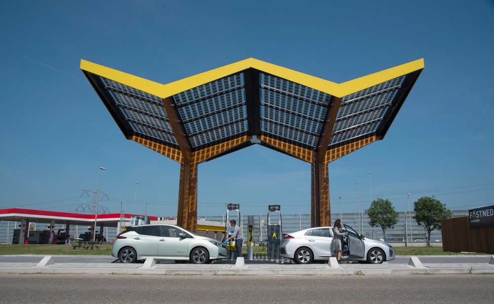286995-Fastned_fast charging station-De-Watering-iOniq-Leaf-people-6ab2a8-large-1533559221
