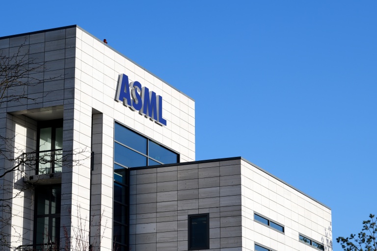 Dutch ASML books record sales over 2022 and expects an even better 2023