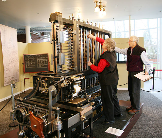 Foto van de Difference Engine van Babbage, een voorloper van de computer zoals we die nu kennen.