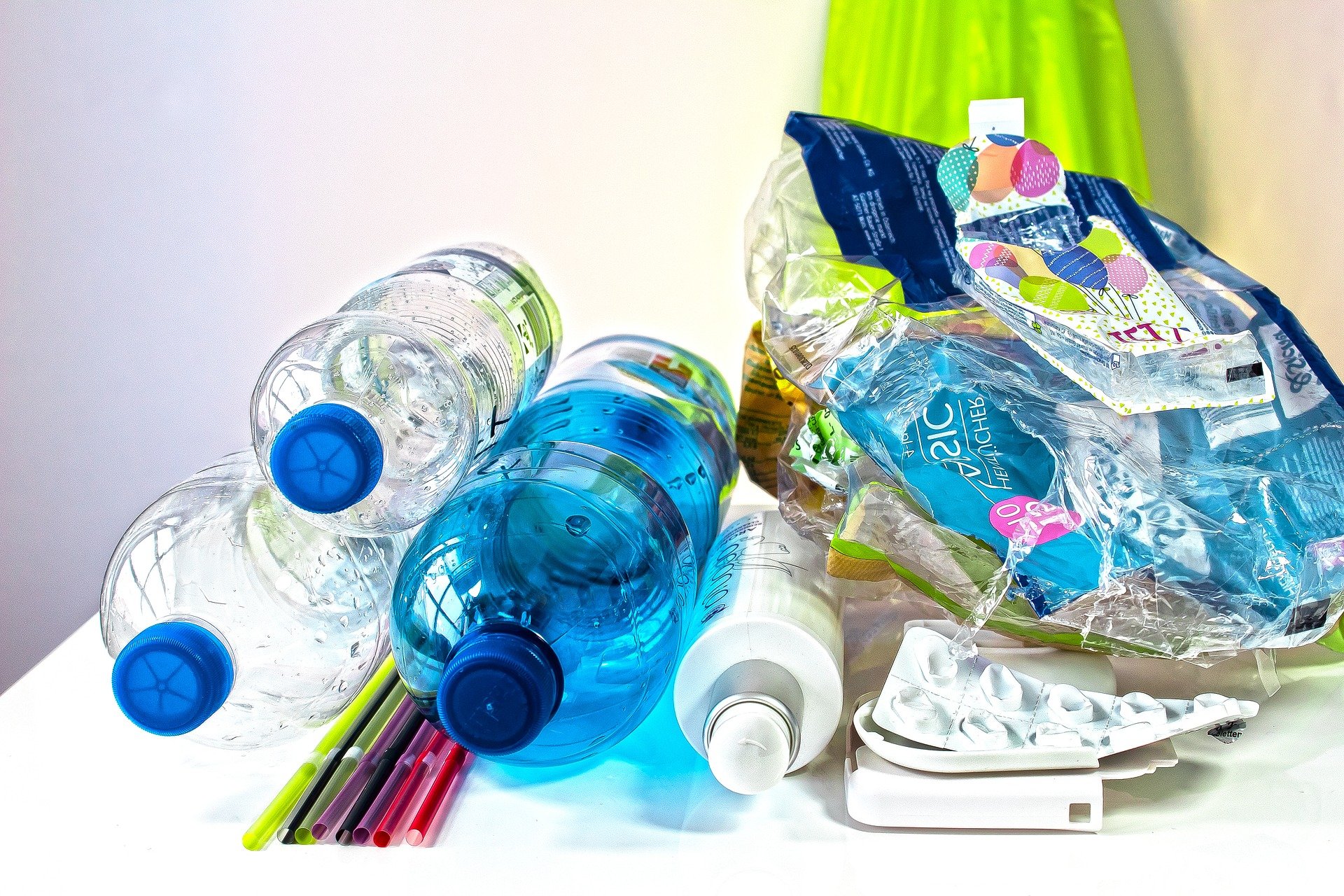 Slechts 25 bedrijven verantwoordelijk voor de helft van de wereldwijde plasticproductie