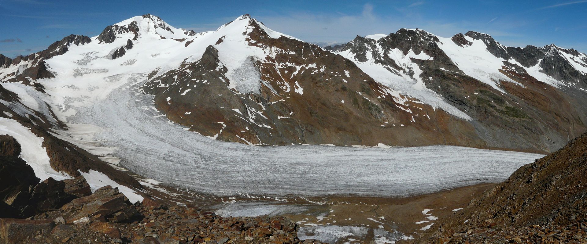 Researchers discover how to model snowpack dynamics on mountain glaciers