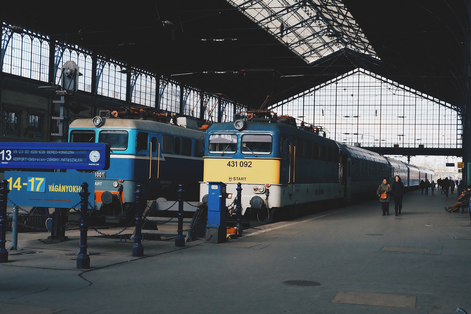 trains in Budapest railway station