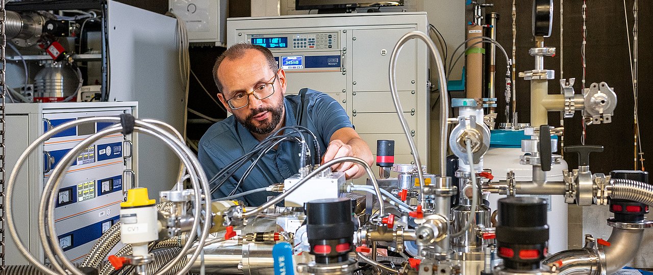 New components for quantum technologies