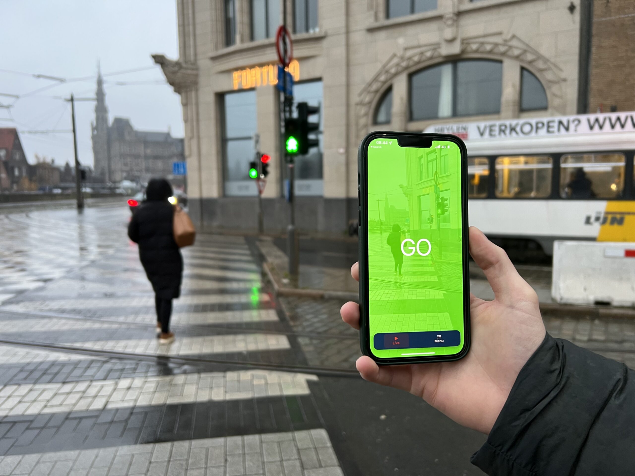 Stad bloem stereo Blauwdruk Met de gratis rateltikker-app OKO van AYES kunnen blinden en slechtzienden  weer veilig oversteken - Innovation Origins
