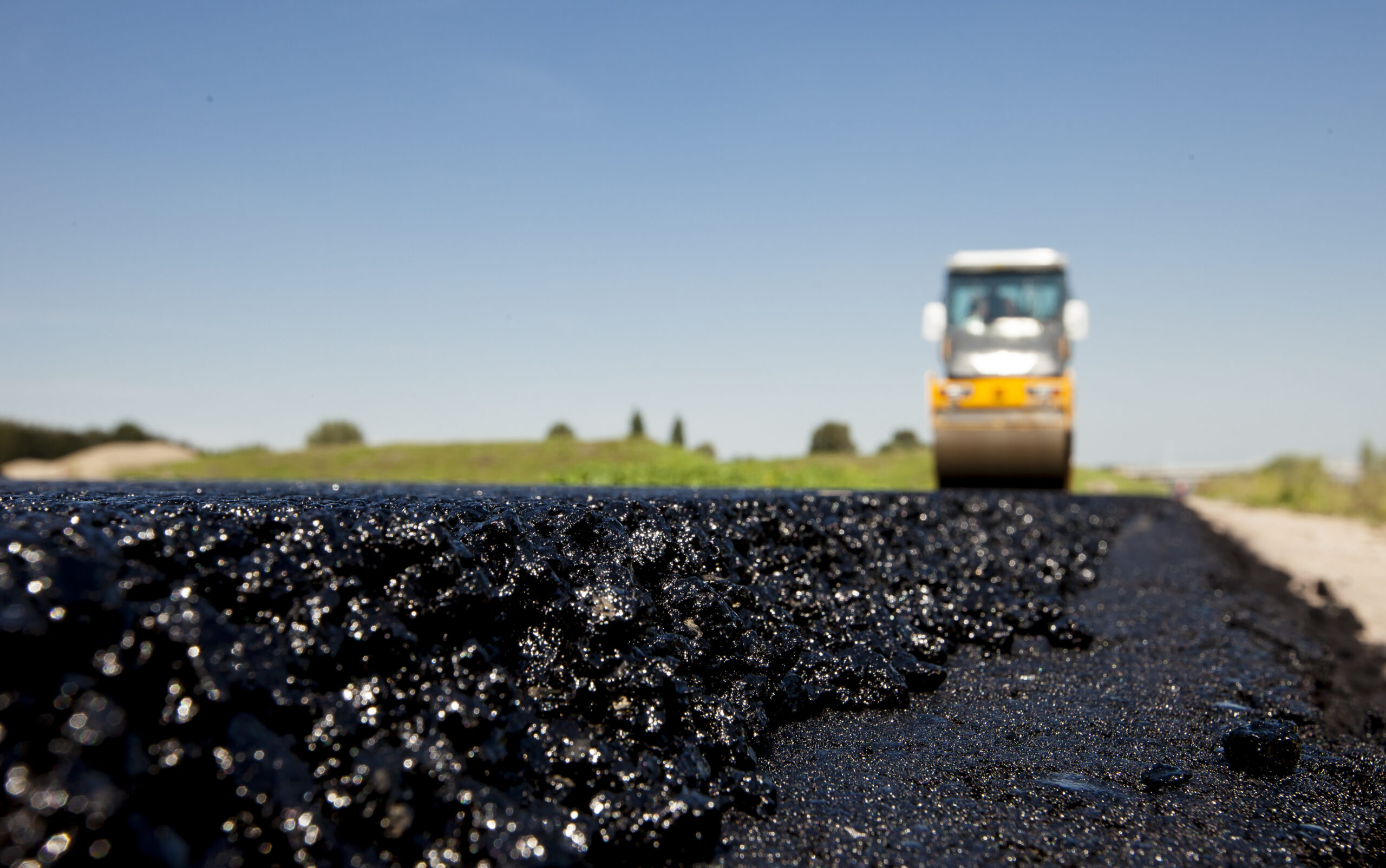 Wegenbouwers doen proef met fossielvrij asfalt