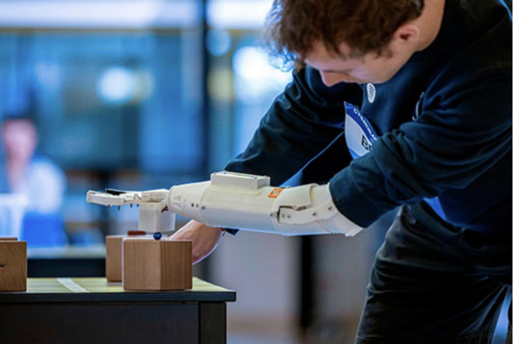 Engineering students create a 3D-printed functional robotic arm