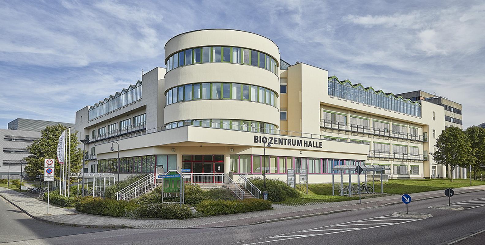 On the road with the 9 euro ticket. Part 5: Halle is a centre for biochemistry and home to the University of Universities