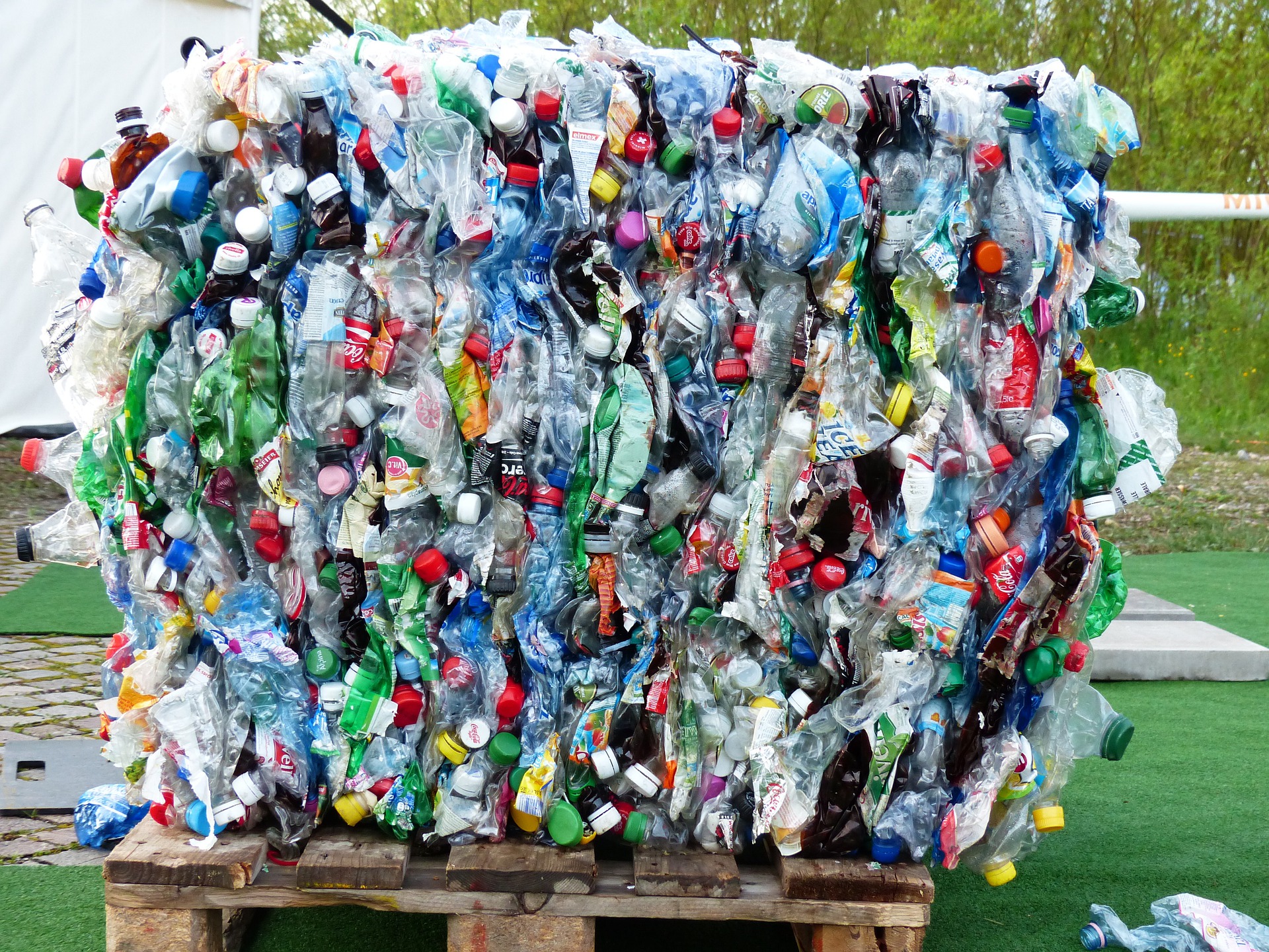 Nieuwe generatie enzymen gaat afvalstromen van gemengd plastic te lijf