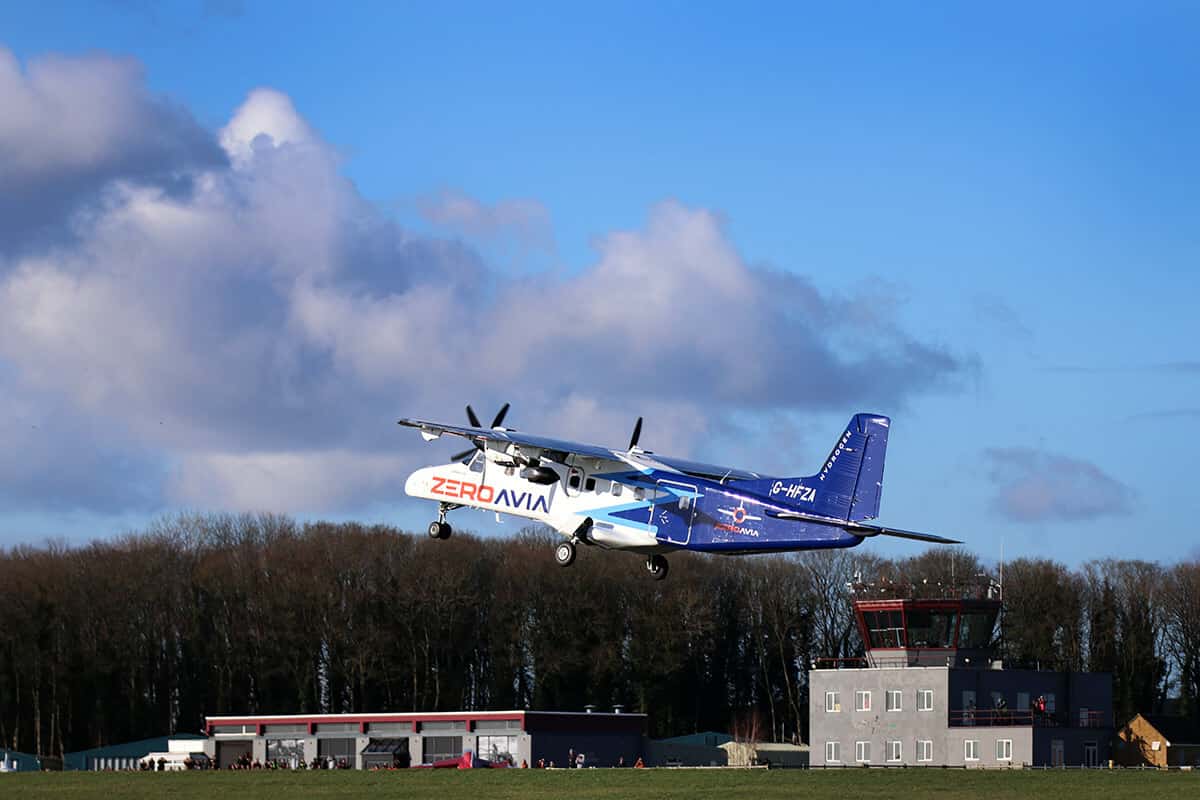 ZeroAvia hydrogen powered plane takes off