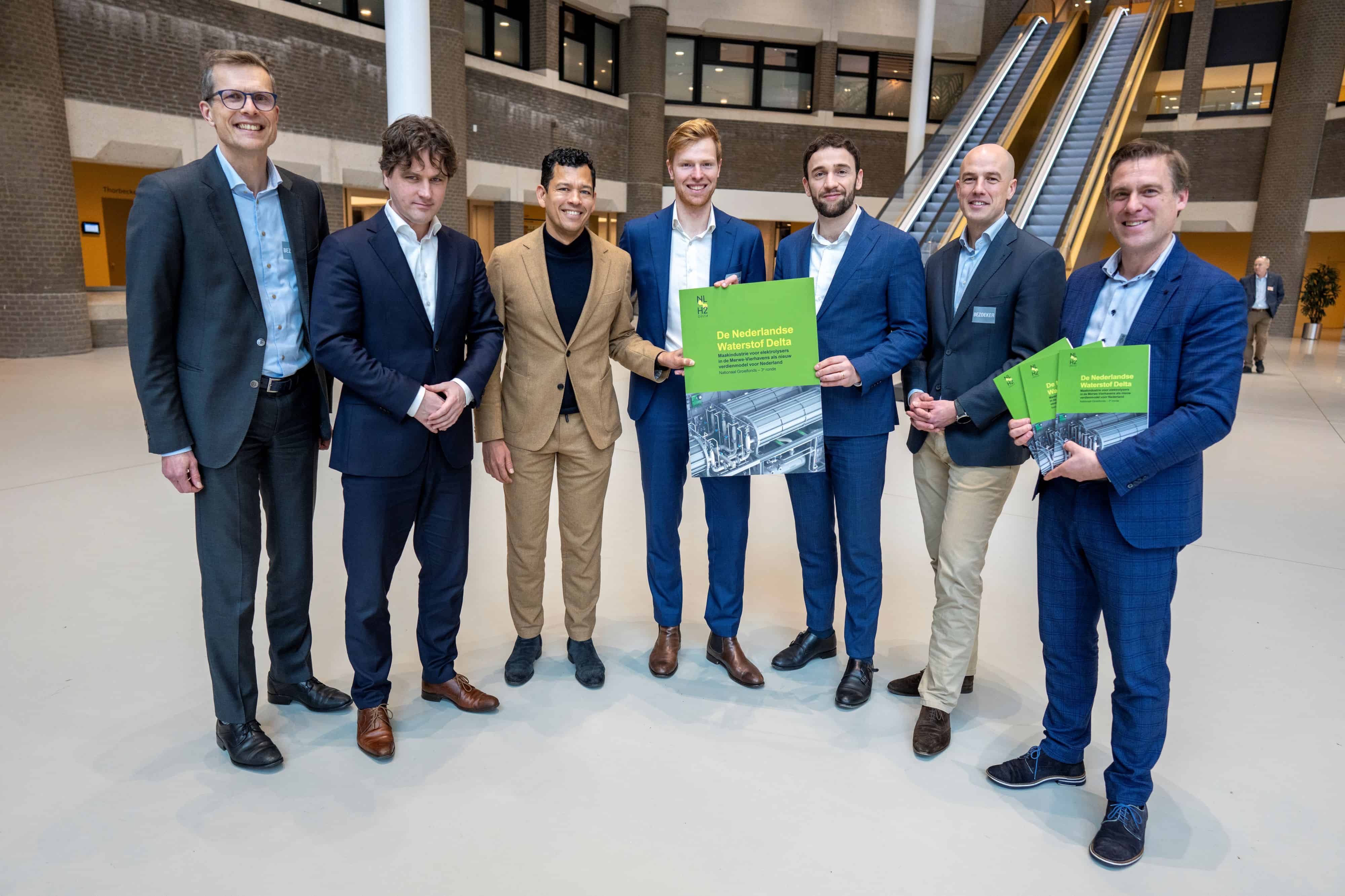 The Dutch Hydrogen Delta hands over plan to accelerate hydrogen economy