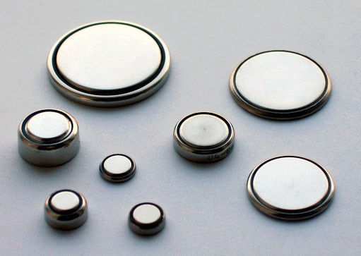 TU Delft and RUG/UMCG develop child-friendly button cell battery