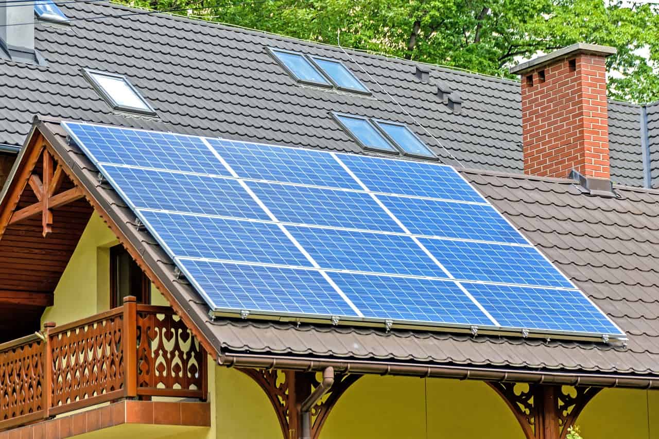 Energy company Eneco to start charging customers with solar panels for fed-back electricity