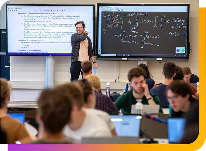 Lecture for Applied Physics students at Delft University of Technology with Aurèle Adam, Programme Director of the Master Applied Physics. Credits: TU Delft.