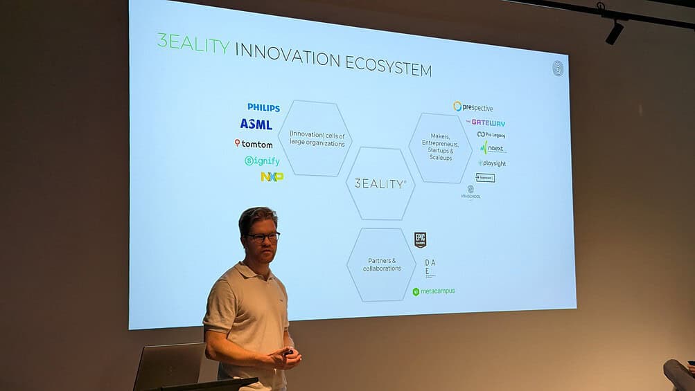 Philip Werle showing the 3eality ecosystem